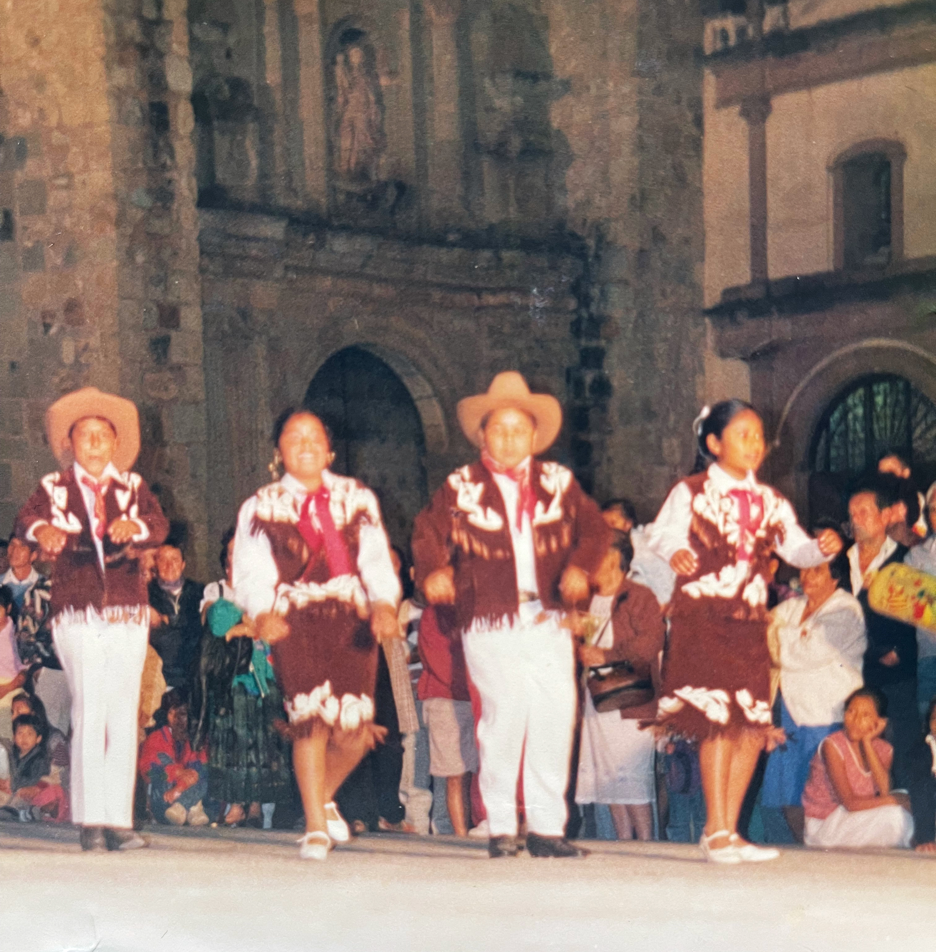 Dirce Flores dancing Tamaulipas