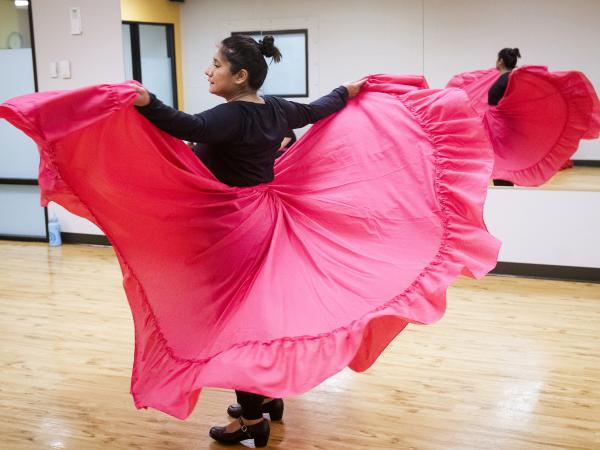 BILINGUAL YOUTH PROGRAM: Mexican Folkloric Dance